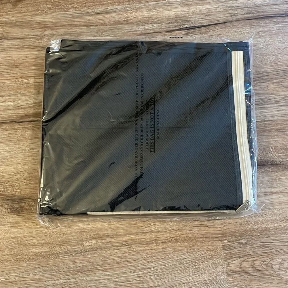 NWT Sleeping Lamb 54'' Breathable Black Gusseted Garment Bag for Travel